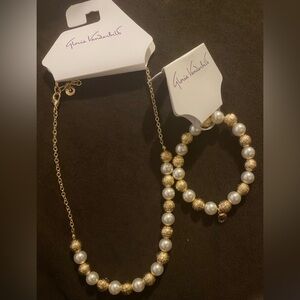 Gloria Vanderbilt necklace and bracelet